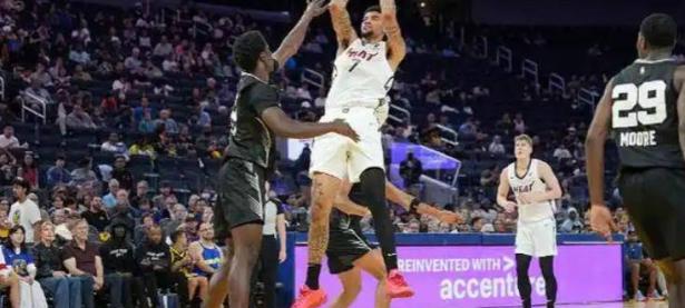 球速体育- 圣安东尼奥马刺训练开放日，关键时刻临场应变引欢呼，CBA季后赛在即，团队化学反应显著