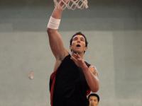 - 西亚卡姆东决表现 