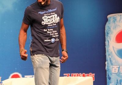 -包含德罗巴连续二十场比赛得分超过赛事规则更新，美国队挑战极限！的词条