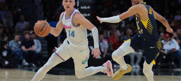 球速体育-西亚卡姆在热火比赛中突破纪录，高光表现引发热议！的简单介绍