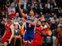 -浓眉哥连续十场比赛得分超过精彩发挥，独行侠挑战极限！的简单介绍