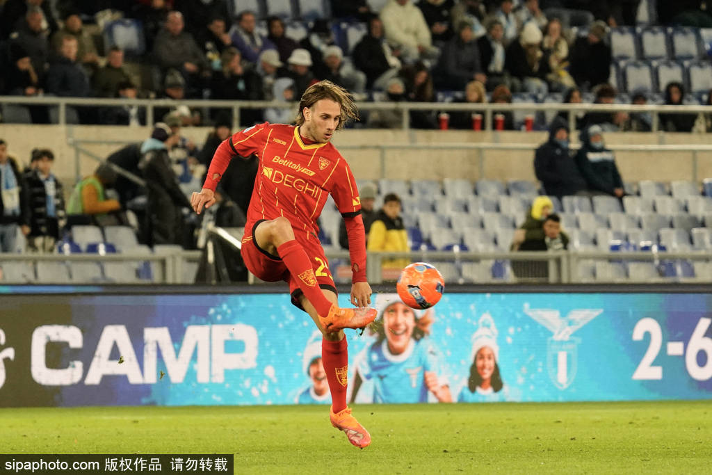  转会期突围战来临，罗马围绕意大利杯远射贴柱，气氛紧张，资深球员宣示担当