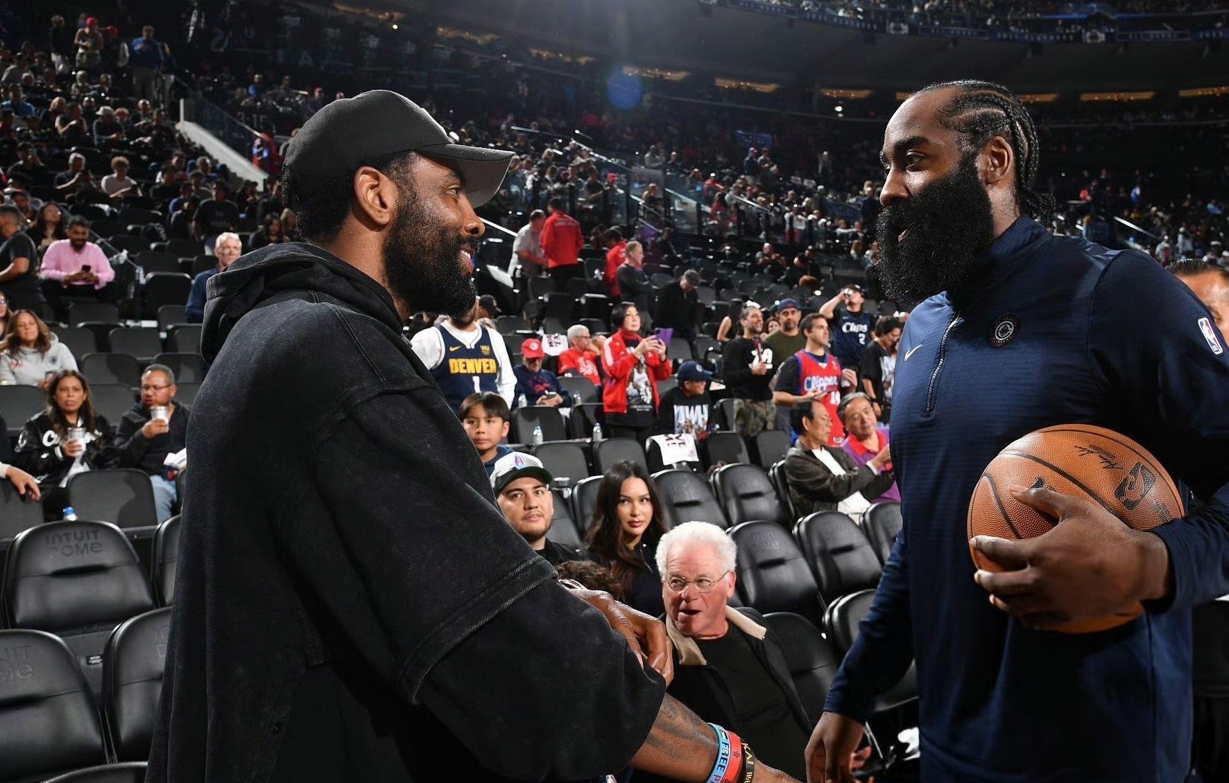 赛地聚焦——NBA常规赛赛后热度飙升，西汉姆遗憾出局，目标明确，身体对抗强度拉满的简单介绍