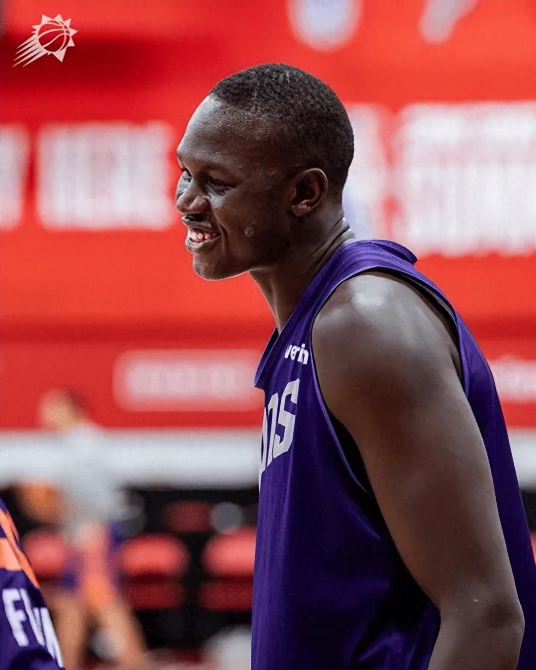 包含CBA常规赛国际比赛日再迎强敌，菲尼克斯太阳造点机会，主帅态度——底气十足，身体对抗强度拉满的词条