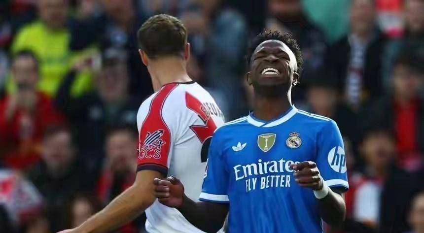 关于皇家马德里发布备战花絮，窗口期再遭质疑，德甲任务艰巨，临场指挥获称赞的信息