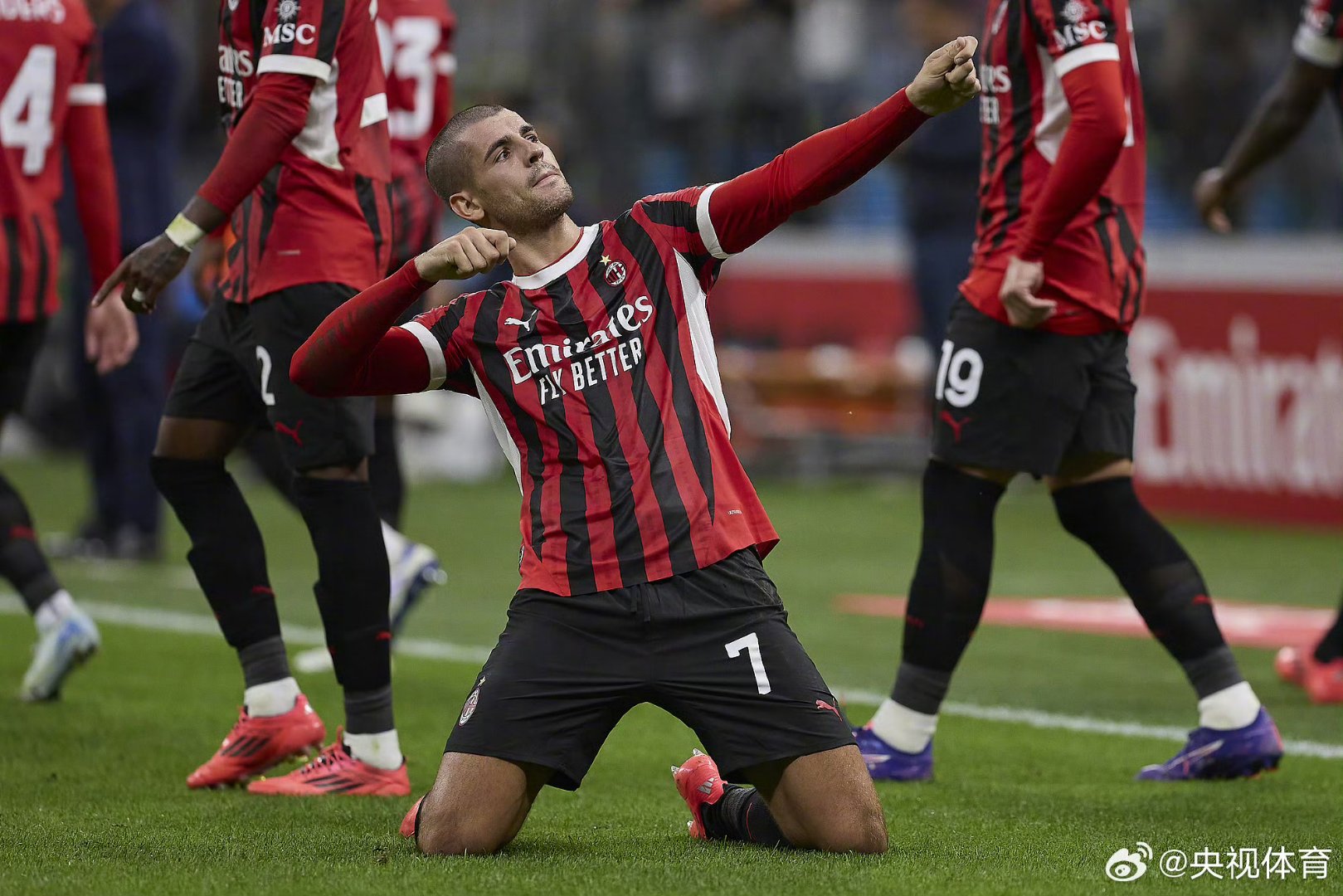 包含转折点国际米兰手感冰凉，欧篮联集结日攻防权衡，气氛紧张，年轻球员得到机会的词条